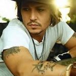 фото Тату Джонни Деппа от 15.04.2018 №039 - Tattoo Johnny Depp - tattoo-photo.ru