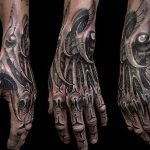фото Тату на кисти руки от 13.04.2018 №022 - Tattoo on the hand - tattoo-photo.ru