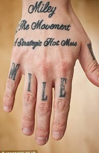 фото Тату на кисти руки от 13.04.2018 №045 - Tattoo on the hand - tattoo-photo.ru