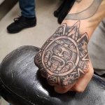 фото Тату на кисти руки от 13.04.2018 №153 - Tattoo on the hand - tattoo-photo.ru