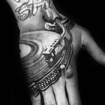 фото Тату на кисти руки от 13.04.2018 №271 - Tattoo on the hand - tattoo-photo.ru