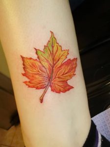 фото тату кленовый лист от 14.04.2018 №085 - maple leaf tattoo - tattoo-photo.ru