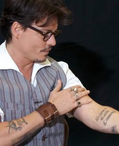фото Тату Джонни Деппа от 15.04.2018 №003 - Tattoo Johnny Depp - tattoo-photo.ru