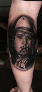 фото Тату Джонни Деппа от 15.04.2018 №012 - Tattoo Johnny Depp - tattoo-photo.ru