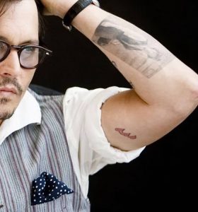 фото Тату Джонни Деппа от 15.04.2018 №043 - Tattoo Johnny Depp - tattoo-photo.ru