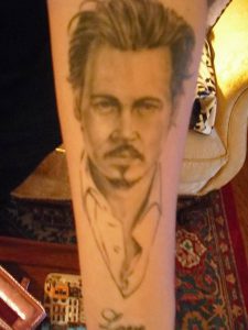 фото Тату Джонни Деппа от 15.04.2018 №048 - Tattoo Johnny Depp - tattoo-photo.ru