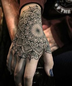 фото Тату на кисти руки от 13.04.2018 №033 - Tattoo on the hand - tattoo-photo.ru