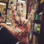 фото Тату на кисти руки от 13.04.2018 №058 - Tattoo on the hand - tattoo-photo.ru