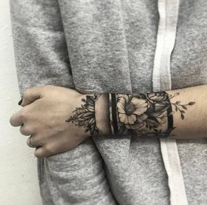 фото Тату на кисти руки от 13.04.2018 №157 - Tattoo on the hand - tattoo-photo.ru