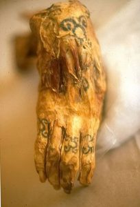 фото Тату на кисти руки от 13.04.2018 №251 - Tattoo on the hand - tattoo-photo.ru
