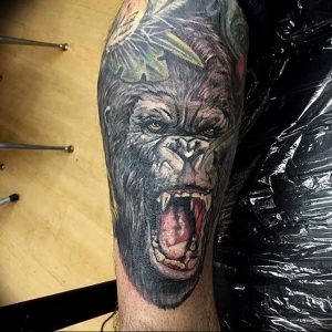 фото тату горилла от 27.03.2018 №101 - gorilla tattoo - tattoo-photo.ru