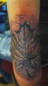 фото тату кленовый лист от 14.04.2018 №039 - maple leaf tattoo - tattoo-photo.ru