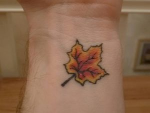 фото тату кленовый лист от 14.04.2018 №052 - maple leaf tattoo - tattoo-photo.ru