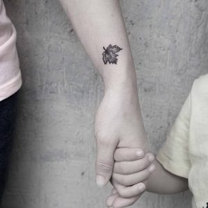 фото тату кленовый лист от 14.04.2018 №140 - maple leaf tattoo - tattoo-photo.ru