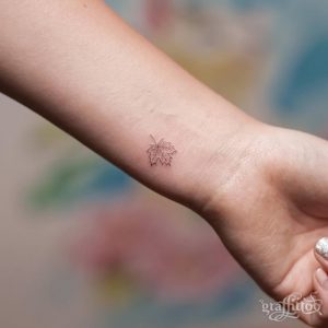 фото тату кленовый лист от 14.04.2018 №144 - maple leaf tattoo - tattoo-photo.ru