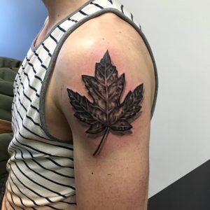 фото тату кленовый лист от 14.04.2018 №150 - maple leaf tattoo - tattoo-photo.ru