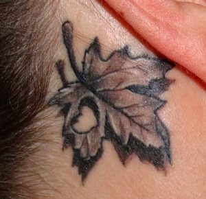 фото тату кленовый лист от 14.04.2018 №151 - maple leaf tattoo - tattoo-photo.ru