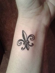фото тату королевская лилия от 08.04.2018 №010 - tattoo royal lily - tattoo-photo.ru