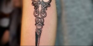 фото тату ножницы от 27.03.2018 №012 - tattoo scissors - tattoo-photo.ru