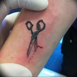 фото тату ножницы от 27.03.2018 №039 - tattoo scissors - tattoo-photo.ru