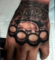 фото тату кастет от 11.04.2018 №004 — tattoo brass knuckles — tattoo-photo.ru