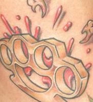 фото тату кастет от 11.04.2018 №011 — tattoo brass knuckles — tattoo-photo.ru