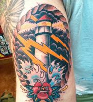 фото тату молния от 26.04.2018 №068 — lightning tattoo — tattoo-photo.ru