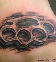 фото тату кастет от 11.04.2018 №005 — tattoo brass knuckles — tattoo-photo.ru