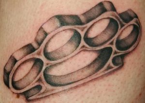 фото тату кастет от 11.04.2018 №006 - tattoo brass knuckles - tattoo-photo.ru