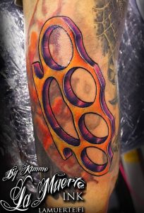 фото тату кастет от 11.04.2018 №028 - tattoo brass knuckles - tattoo-photo.ru