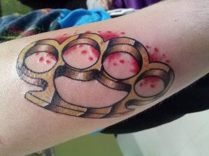 фото тату кастет от 11.04.2018 №033 - tattoo brass knuckles - tattoo-photo.ru