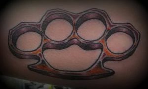 фото тату кастет от 11.04.2018 №086 - tattoo brass knuckles - tattoo-photo.ru