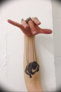 фото тату марионетка с нитками от 26.04.2018 №006 - tattoo puppet with - tattoo-photo.ru
