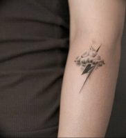 фото тату молния от 26.04.2018 №003 — lightning tattoo — tattoo-photo.ru