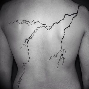 фото тату молния от 26.04.2018 №007 - lightning tattoo - tattoo-photo.ru