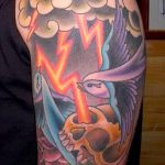 фото тату молния от 26.04.2018 №023 - lightning tattoo - tattoo-photo.ru