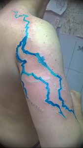 фото тату молния от 26.04.2018 №041 - lightning tattoo - tattoo-photo.ru