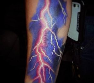 фото тату молния от 26.04.2018 №057 - lightning tattoo - tattoo-photo.ru