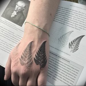 фото тату папоротник от 27.04.2018 №062 - tattoo fern - tattoo-photo.ru