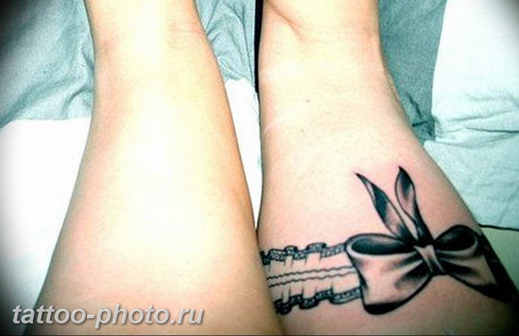 Тату бантик. Тату бантики на ногах. Тату бантики на ногах. Тату бантики на ногах. Бант на щиколотке тату.