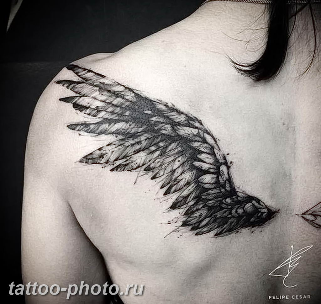 татуировки для мужчин крыло на груди фото 54