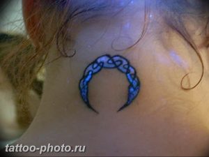 фото тату полумесяц 22.12.2018 №084 - crescent tattoo photo - tattoo-photo.ru