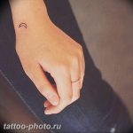 фото тату полумесяц 22.12.2018 №255 - crescent tattoo photo - tattoo-photo.ru