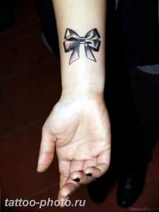 фото тату бантик 24.12.2018 №209 - photo tattoo bow - tattoo-photo.ru