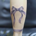 фото тату бантик 24.12.2018 №215 - photo tattoo bow - tattoo-photo.ru