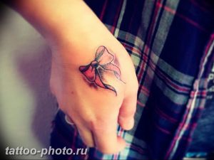 фото тату бантик 24.12.2018 №400 - photo tattoo bow - tattoo-photo.ru