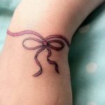 фото тату бантик 24.12.2018 №486 - photo tattoo bow - tattoo-photo.ru