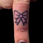 фото тату бантик 24.12.2018 №489 - photo tattoo bow - tattoo-photo.ru