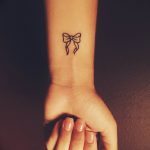 фото тату бантик 24.12.2018 №590 - photo tattoo bow - tattoo-photo.ru