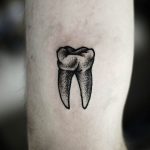 фото тату зуб 23.12.2018 №121 - photo tattoo tooth - tattoo-photo.ru